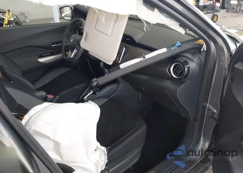 2020 Nissan Kicks Sv Xtronic Cvt z USA, uszkodzony, nr VIN 3N1CP5CV9LL556878